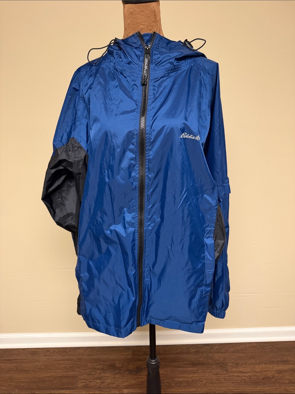 Eddie Bauer Blue mens’ Hooded Raincoat with Black Accents